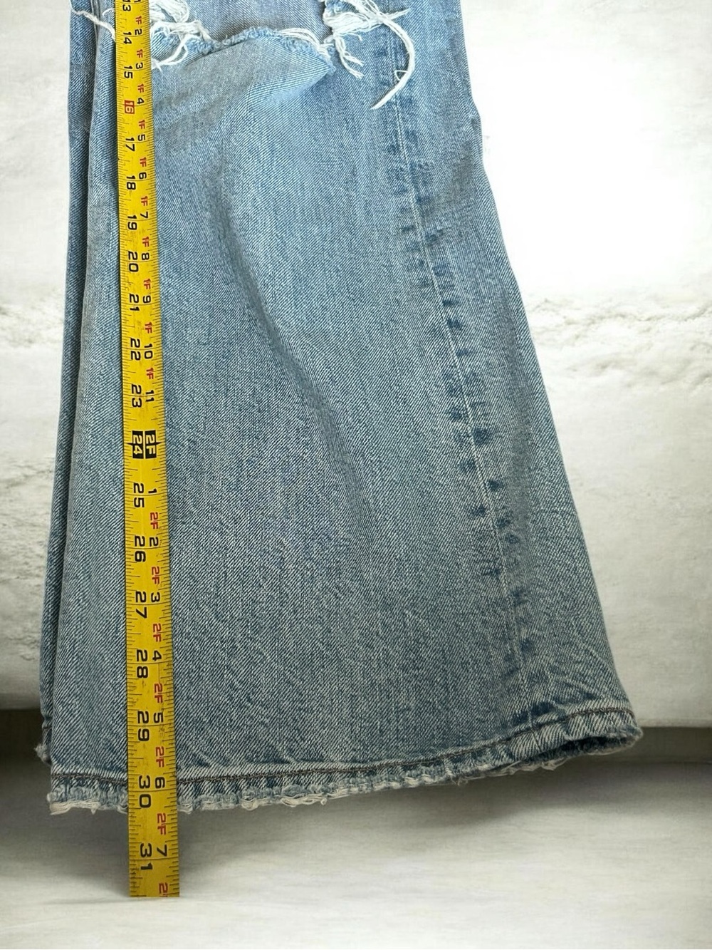 American Eagle Outfitters Light Wash Distressed 90s Bootcut Jeans - Picture 6 of 7